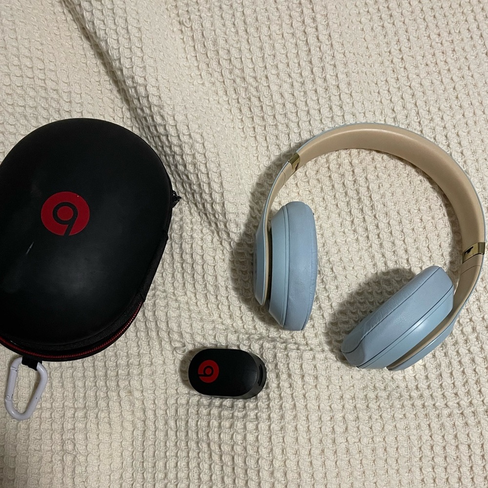 Blue Beats Wireless- USED